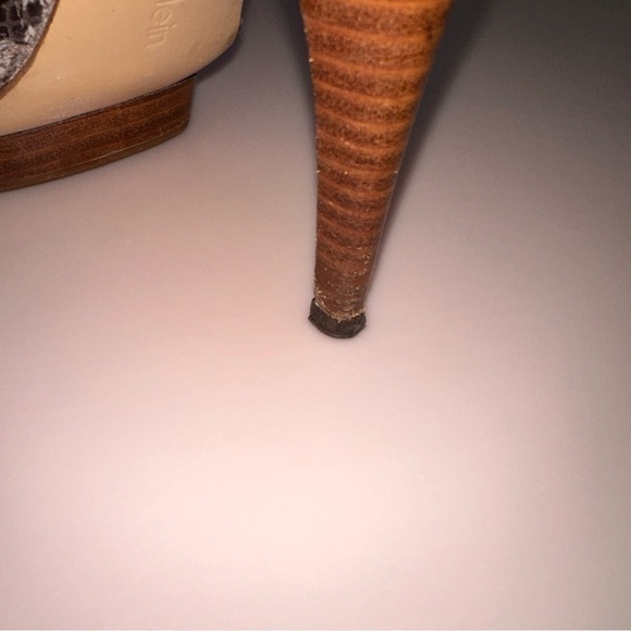 Calvin Klein Perla Python Heel size 8.5 - Picture 7 of 7